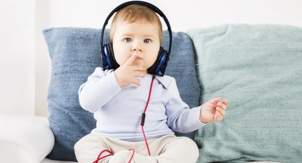 Como saber se seu pequeno possui algum nível de deficiência auditiva?